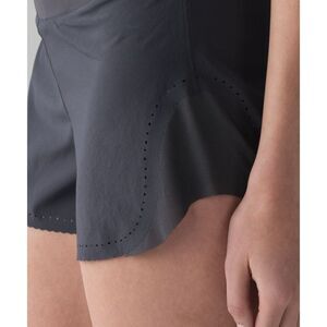 LULULEMON 4 Womens Smooth Stride Running Athletic Shorts Black stretchy 3.5